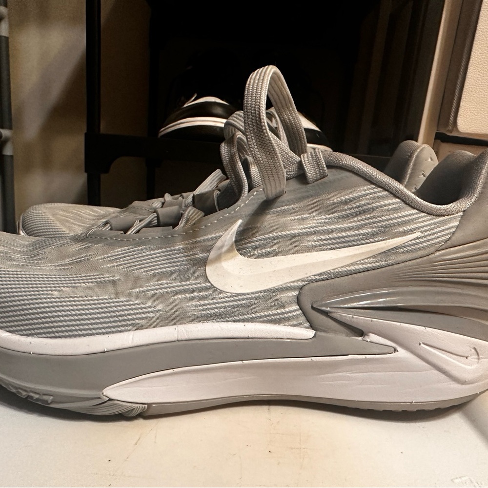 Nike GT cut basketball Gray Athletic Shoes